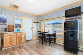 12Private Room with Kitchen Dog Friendly Leadville